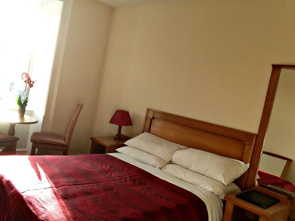 Westgate House B&B Strokestown Room photo