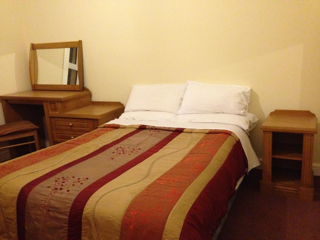 Westgate House B&B Strokestown Room photo